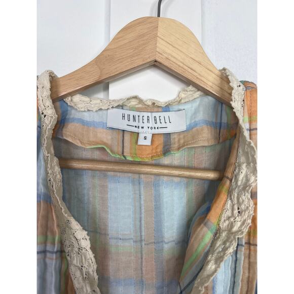 NEW Hunter Bell Pintuck 3/4 Sleeve Deep V-Neck Eyelet Trim Mia Plaid Top - Picture 4 of 7